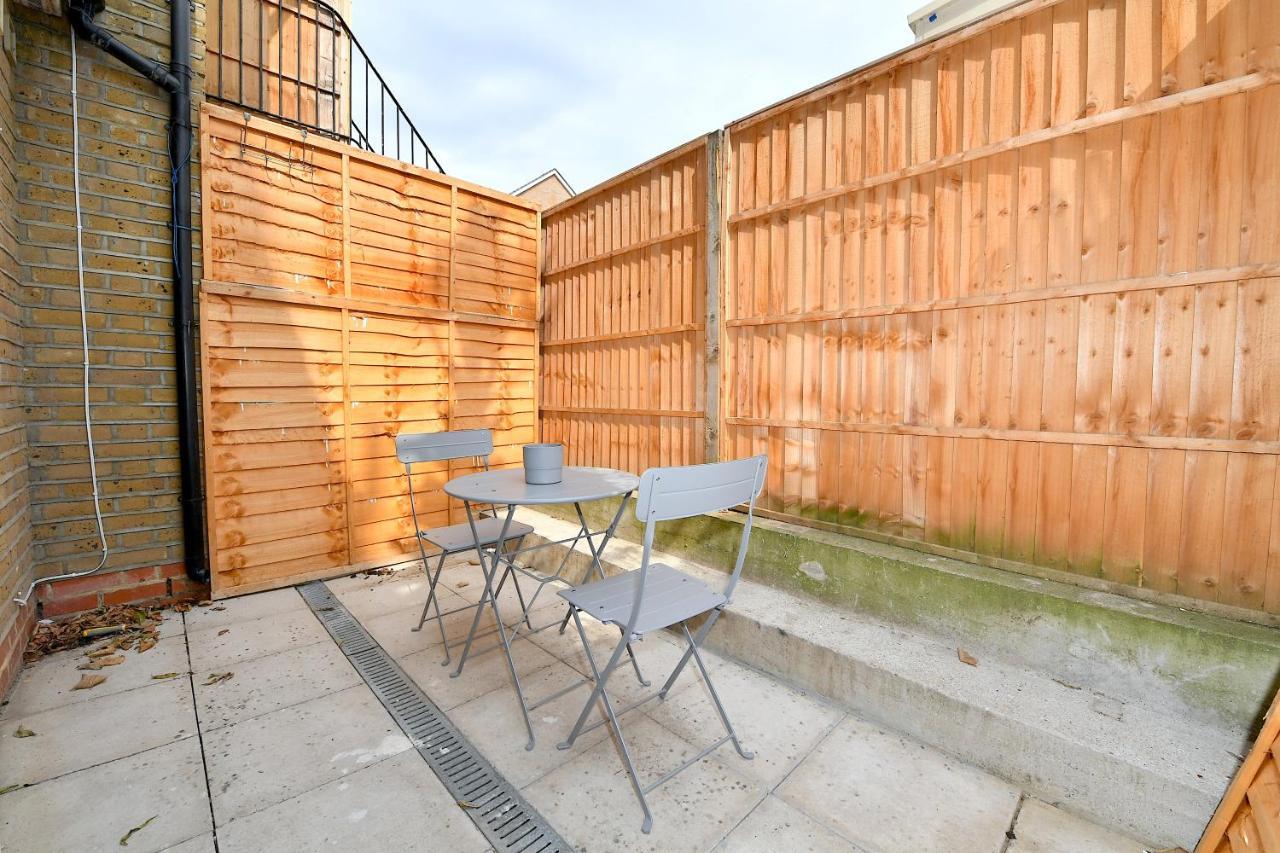 Very Close To Line Underground Shepherds Bush And Westfield Newly Refurbished Appartement Londres