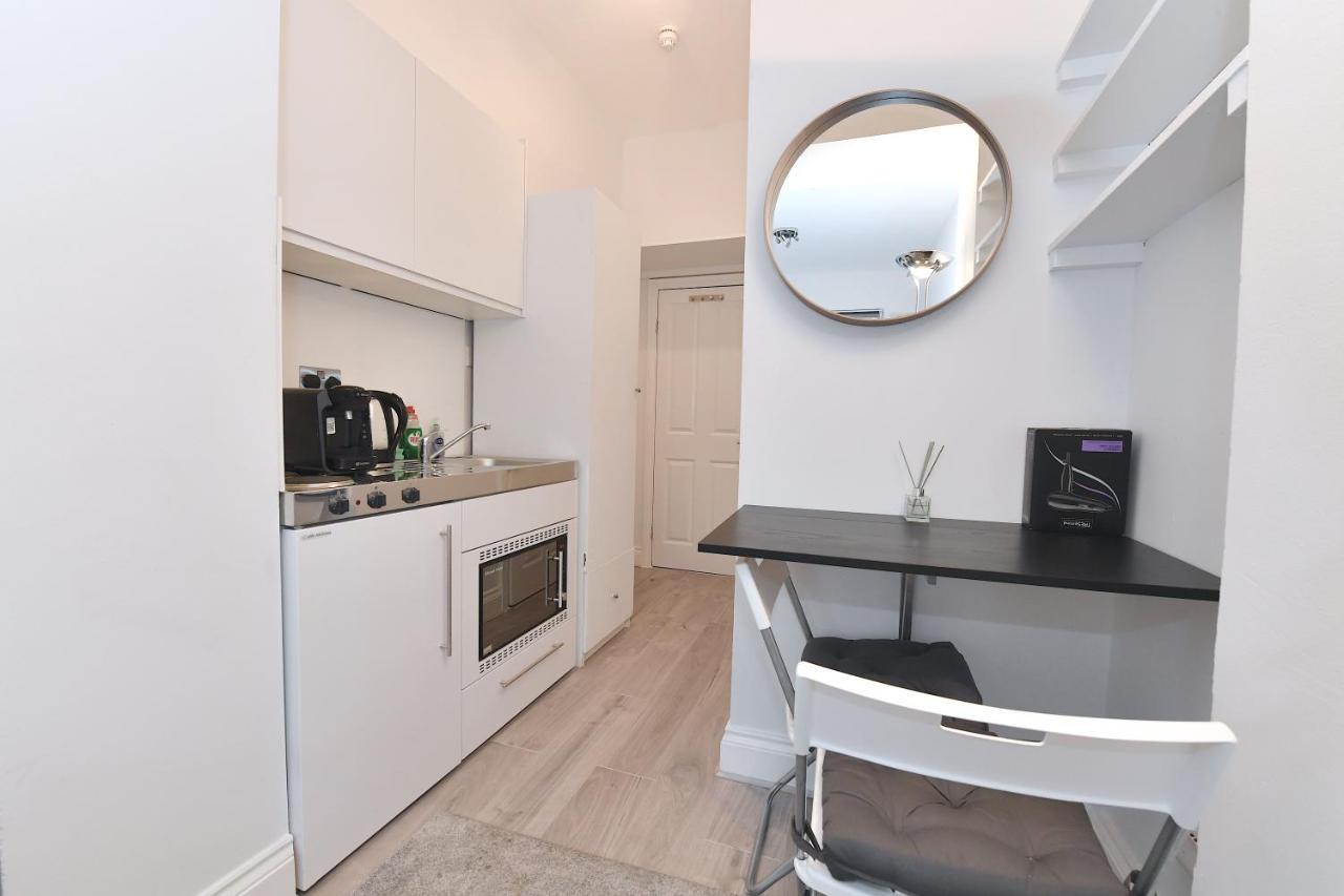 Very Close To Line Underground Shepherds Bush And Westfield Newly Refurbished Appartement Londres