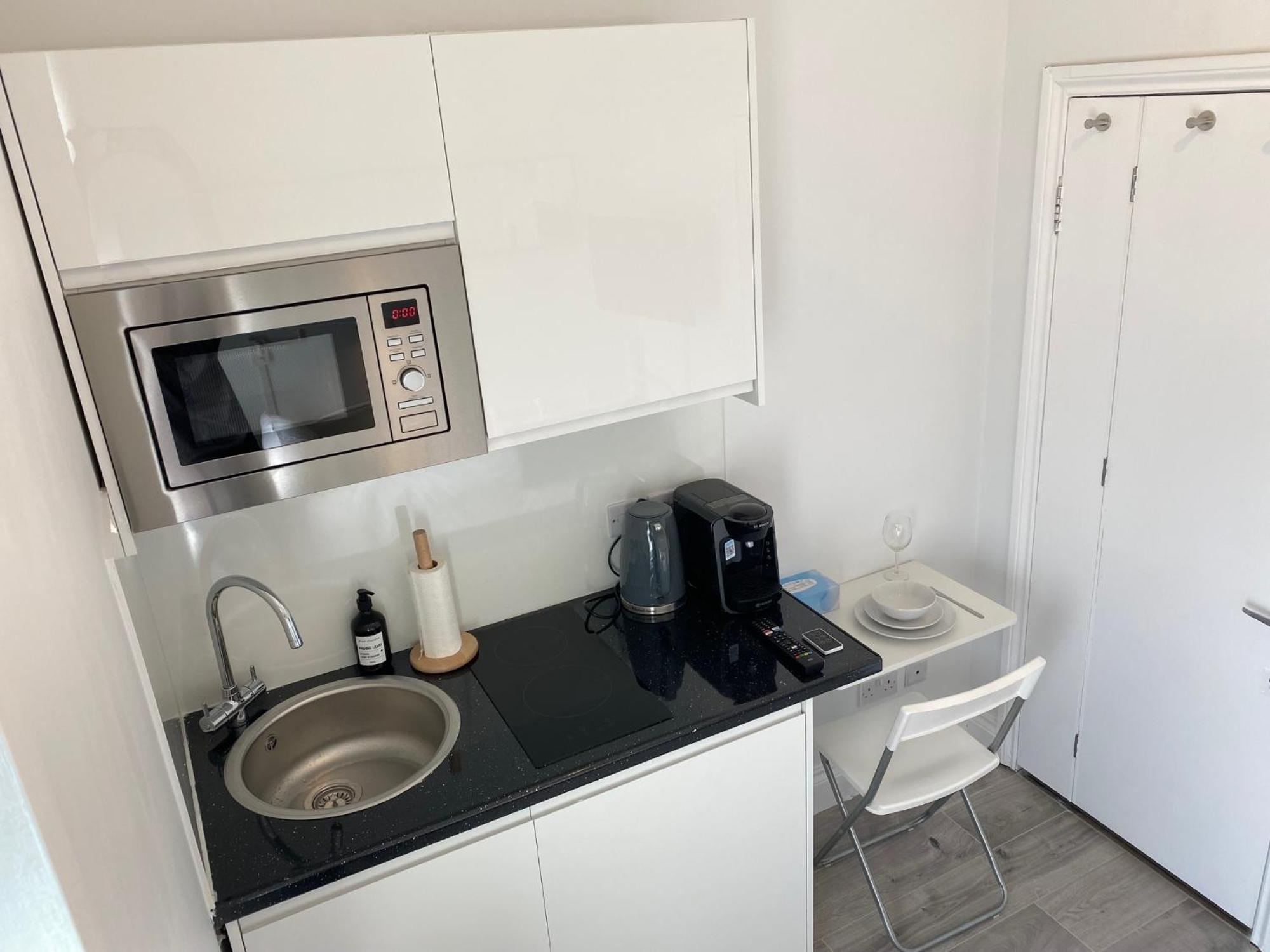 Very Close To Line Underground Shepherds Bush And Westfield Newly Refurbished Appartement Londres