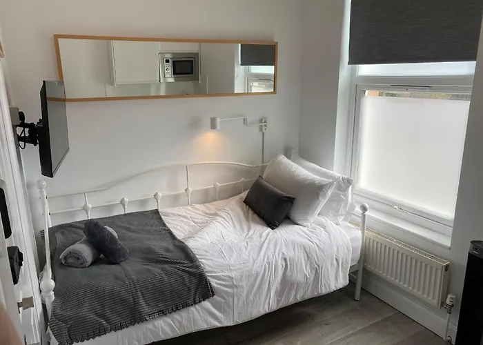 Studio Beautiful Spacious Shepherds Bush Close to Westfield